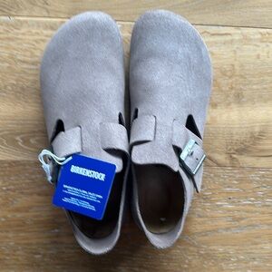 Birkenstock London size Ladies 11 Men’s 9 never worn.
